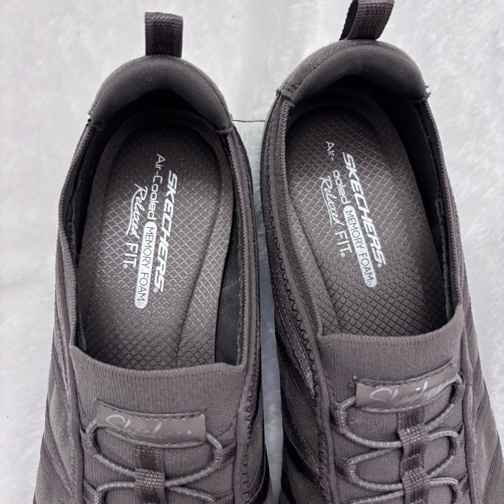 Skechers Women's Sz 11 Air Cooled Memory Foam Bungee Slip-on Comfort Shoe - Picture 6 of 7